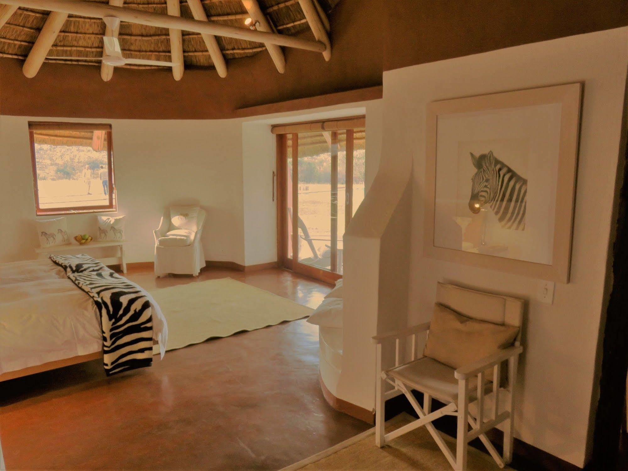Zebras Crossing Private Game Lodge Modimolle Bagian luar foto