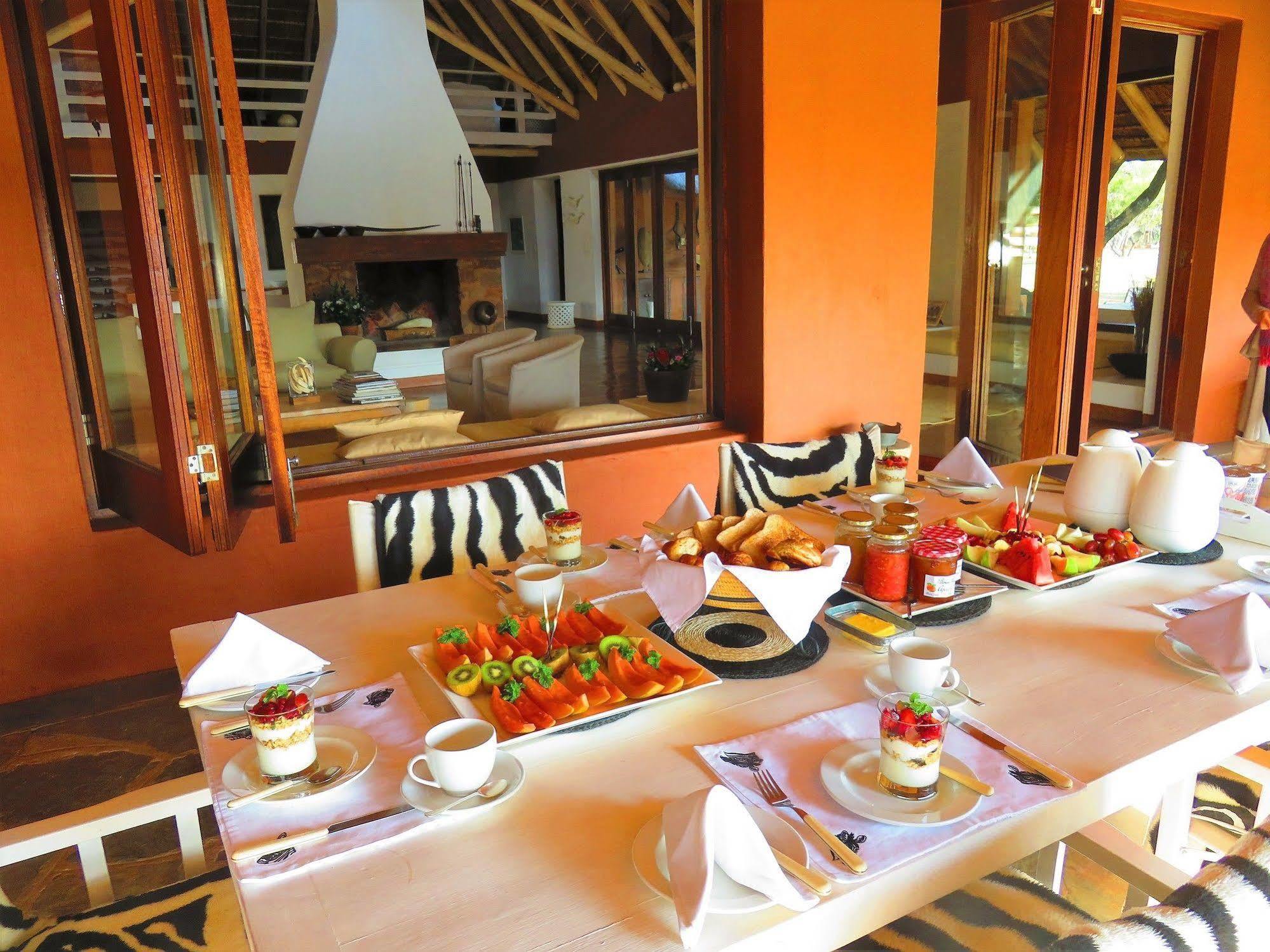 Zebras Crossing Private Game Lodge Modimolle Bagian luar foto